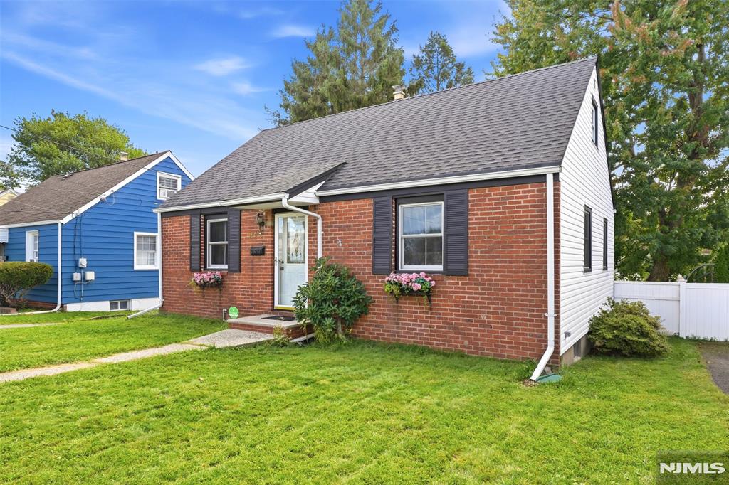 main property photo 3