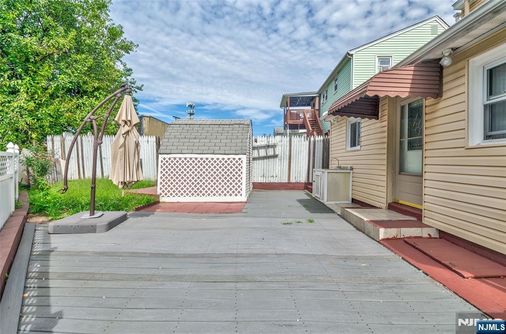 main property photo 29
