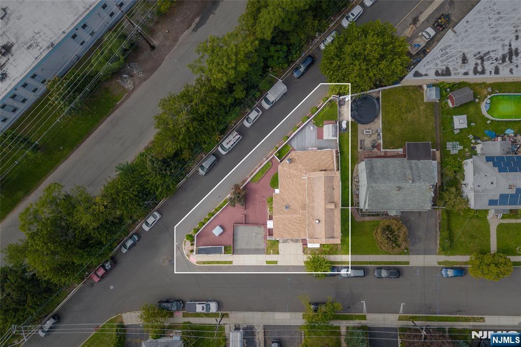 main property photo 30