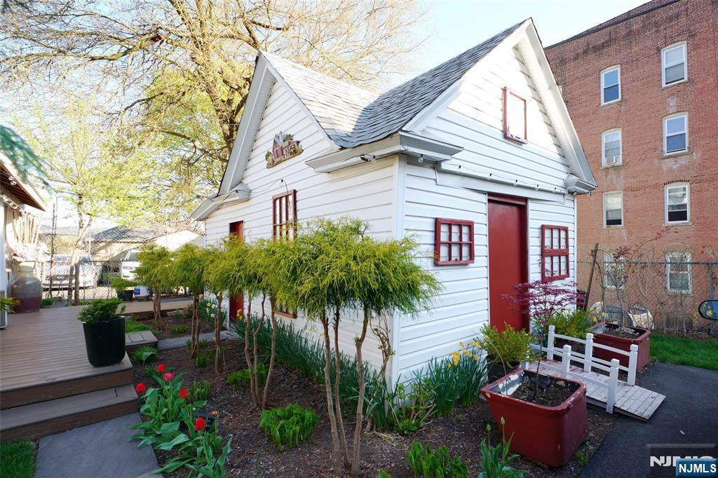 main property photo 29