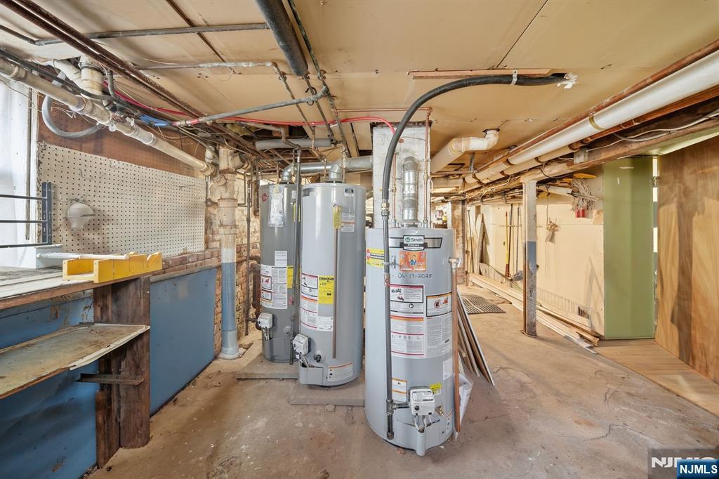 main property photo 40
