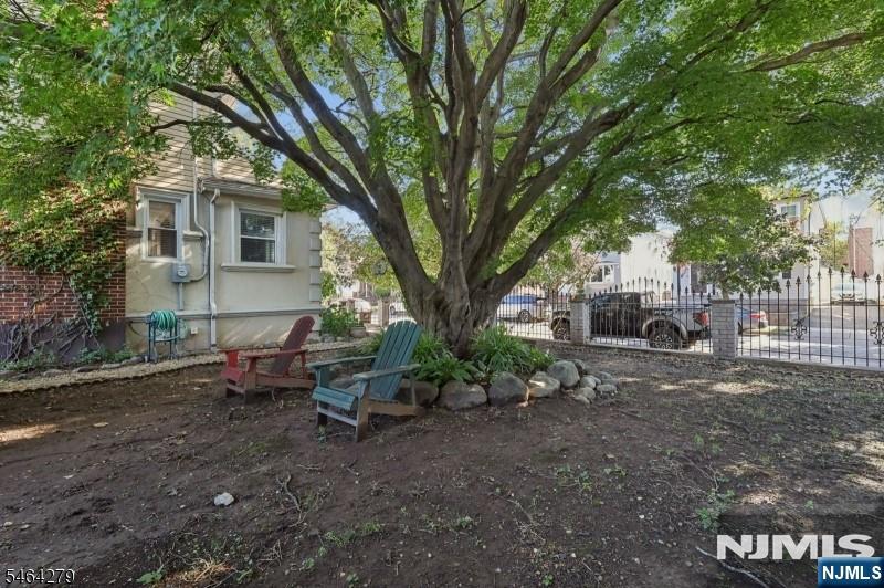 main property photo 16