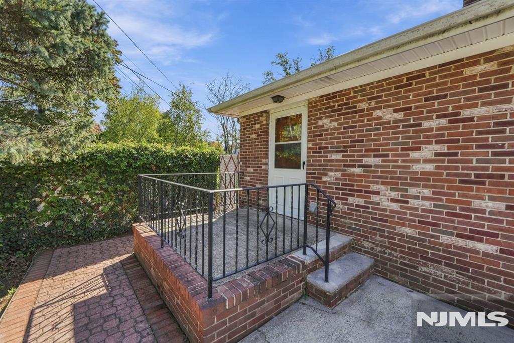 main property photo 31