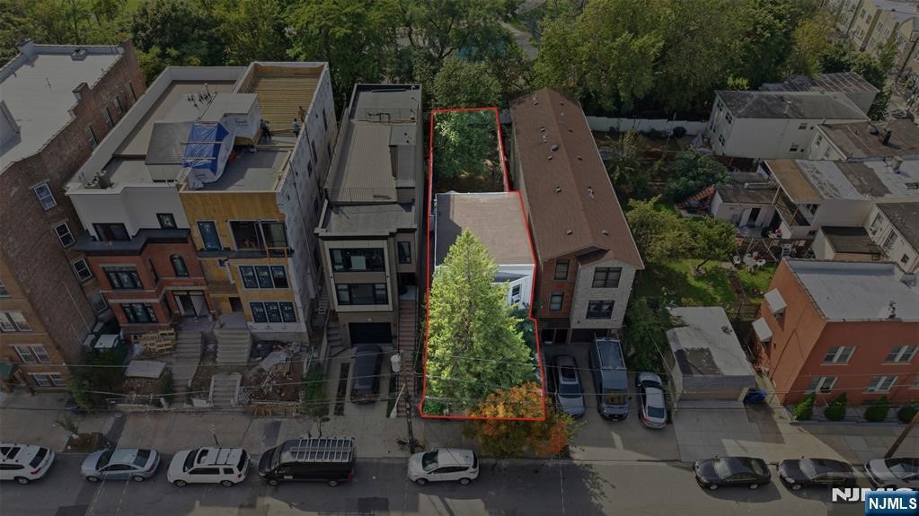 main property photo 19