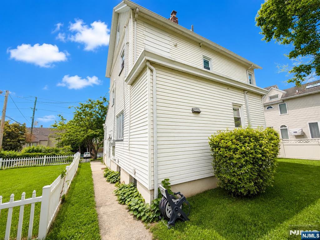 main property photo 17
