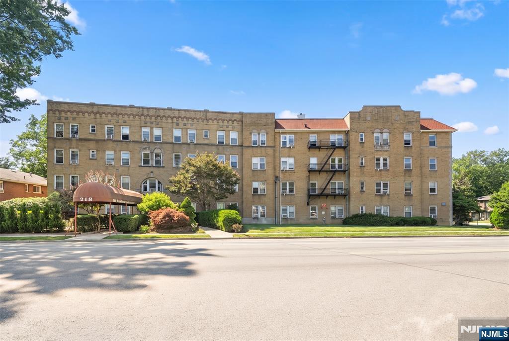 main property photo 15