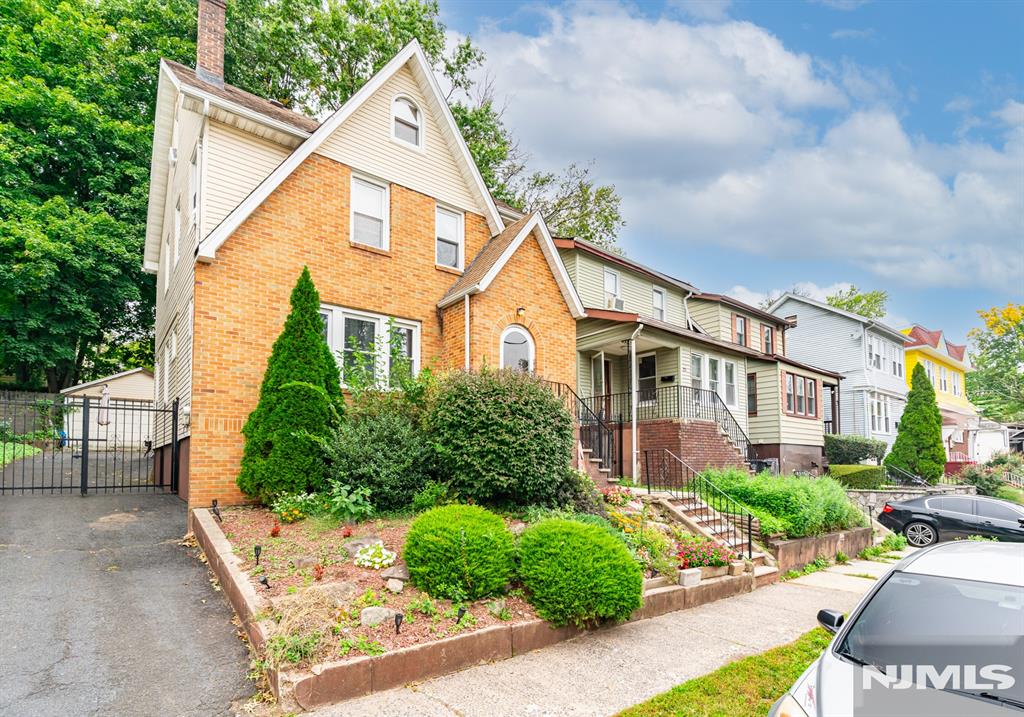 main property photo 18