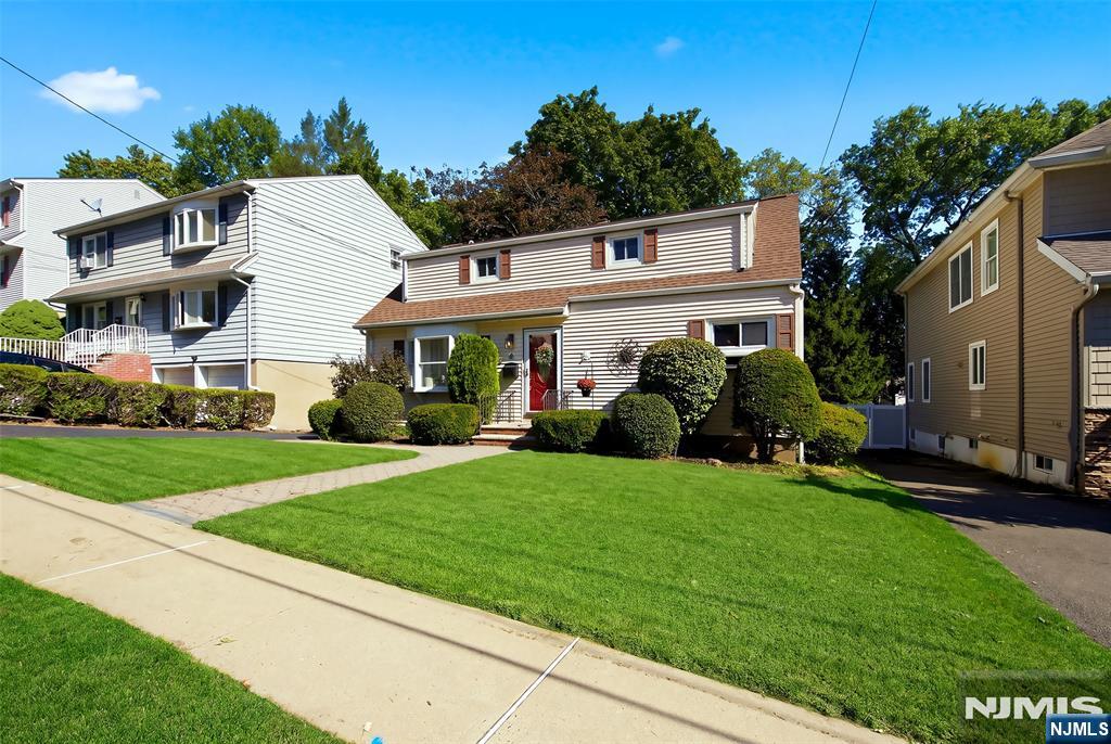 main property photo 32