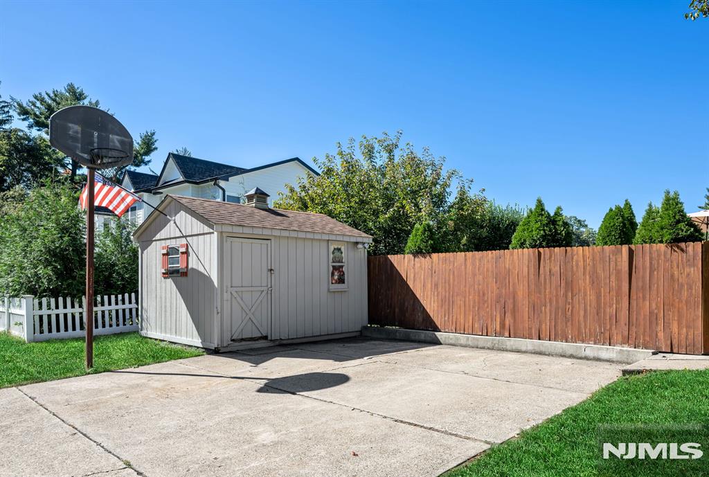 main property photo 38