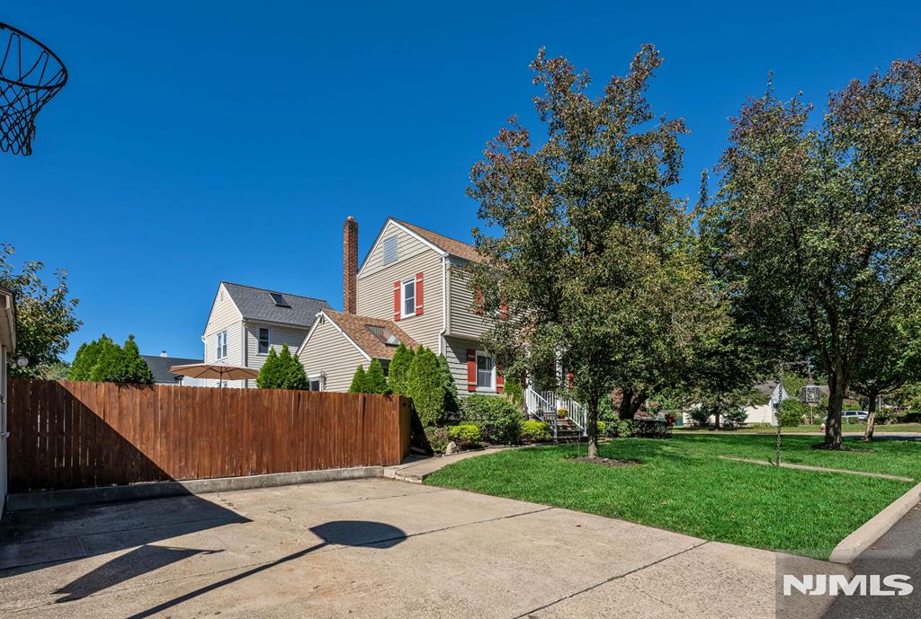 main property photo 39