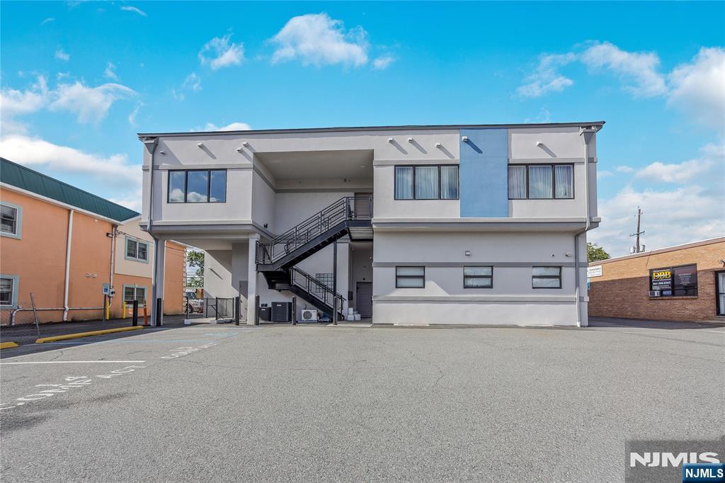 main property photo 20