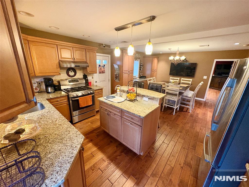main property photo 5