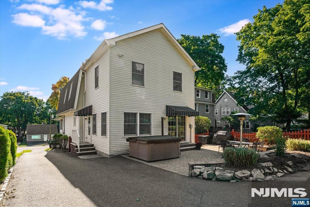 main property photo 25