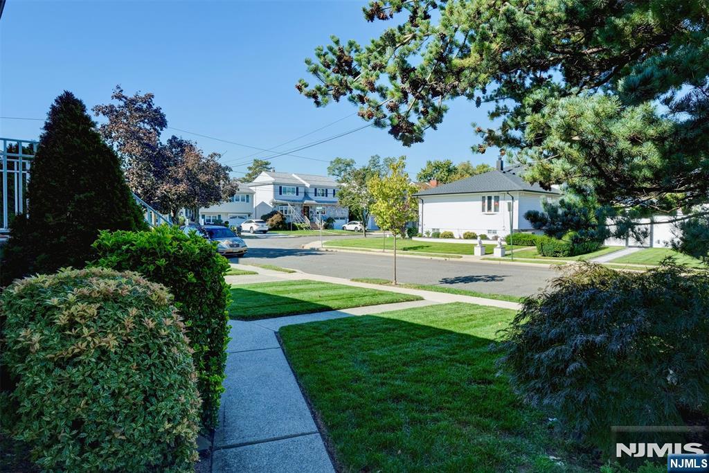 main property photo 40