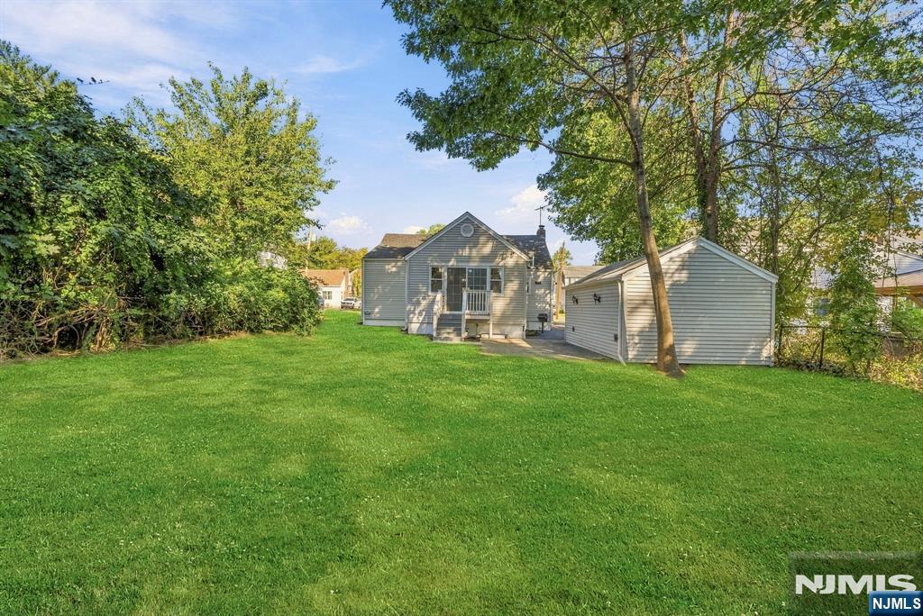 main property photo 6
