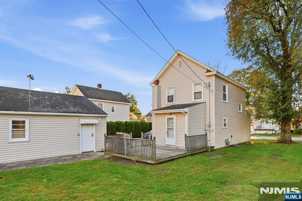 main property photo 30