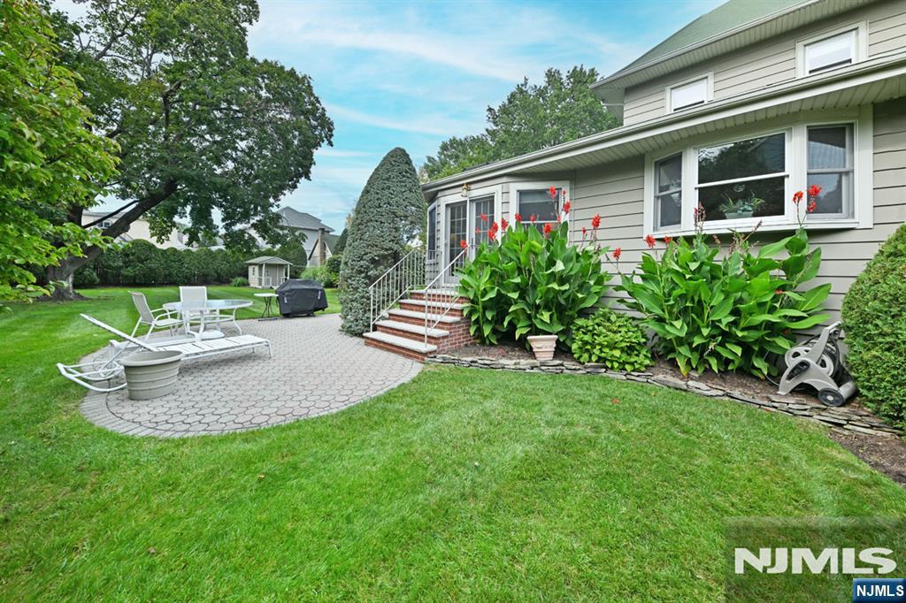 main property photo 28