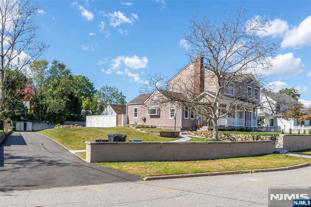 main property photo 39