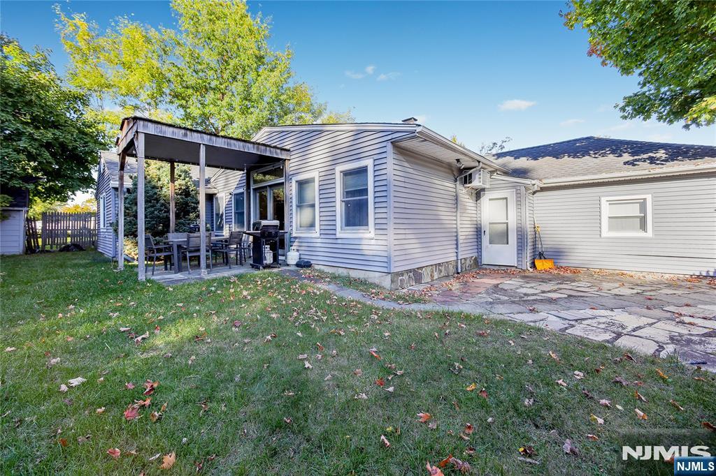main property photo 20