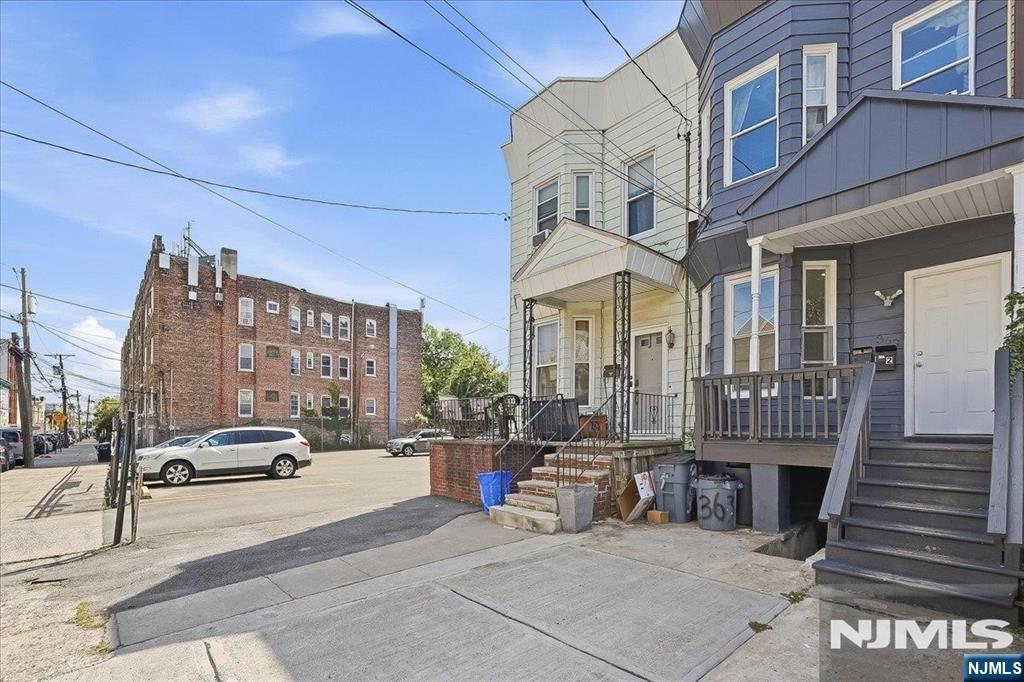 main property photo 31