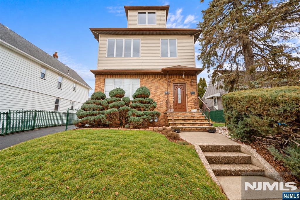 main property photo 13