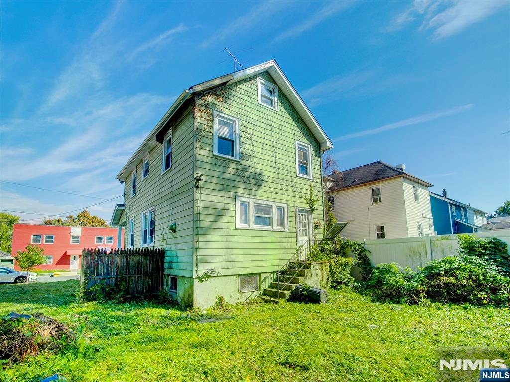 main property photo 5