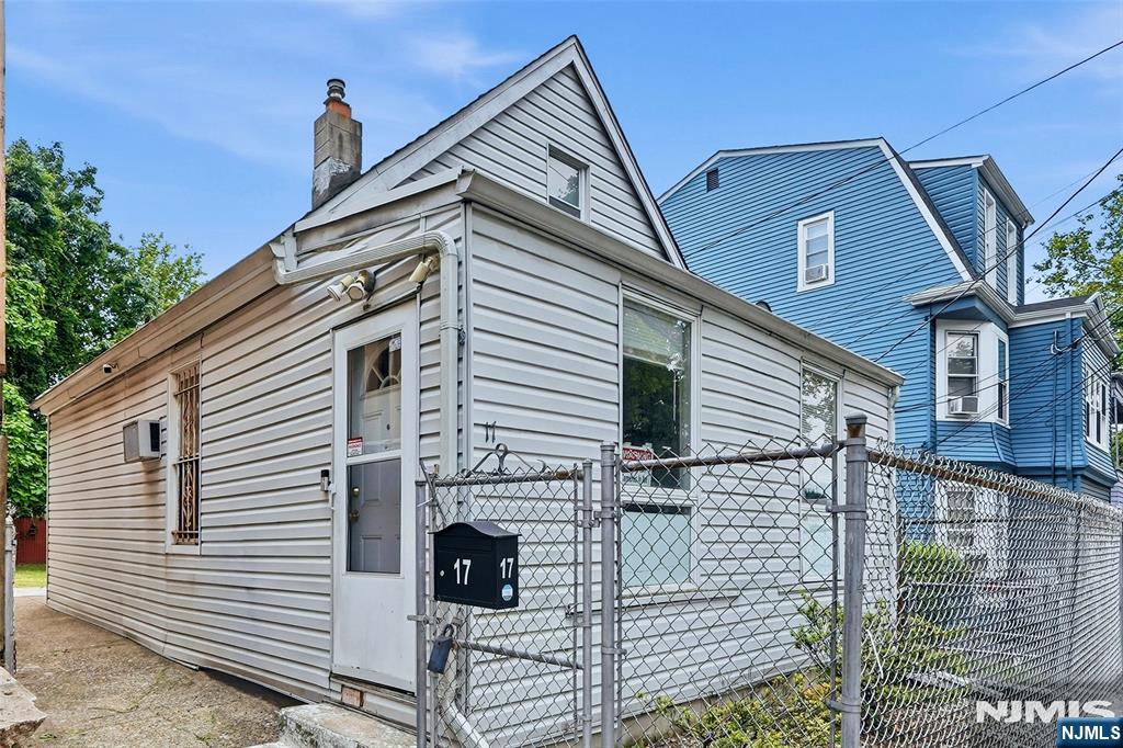 main property photo 20
