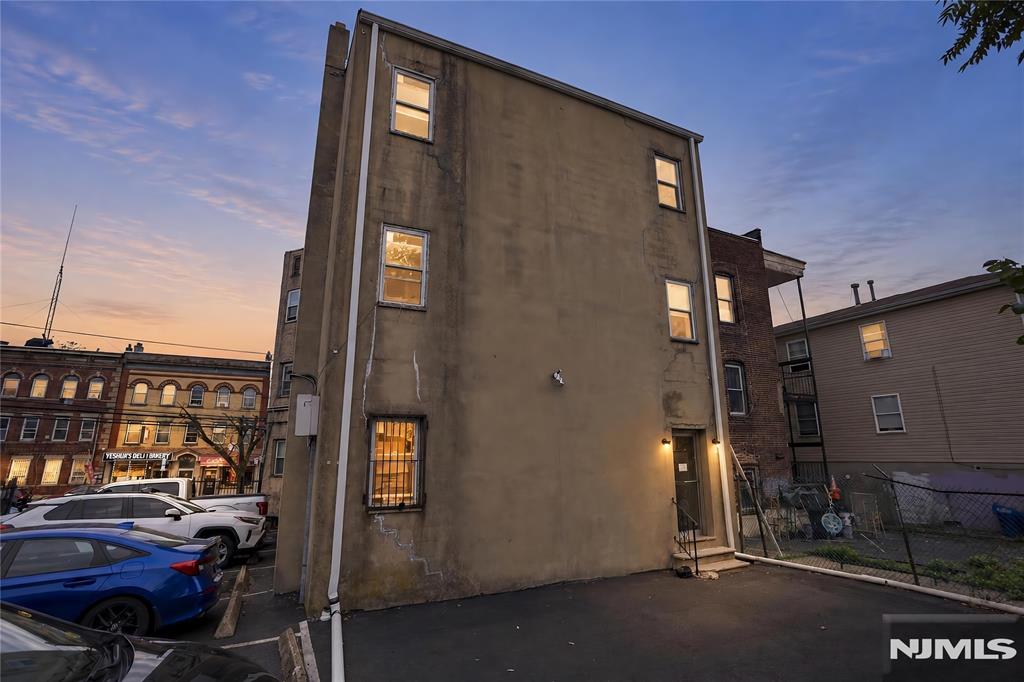main property photo 14