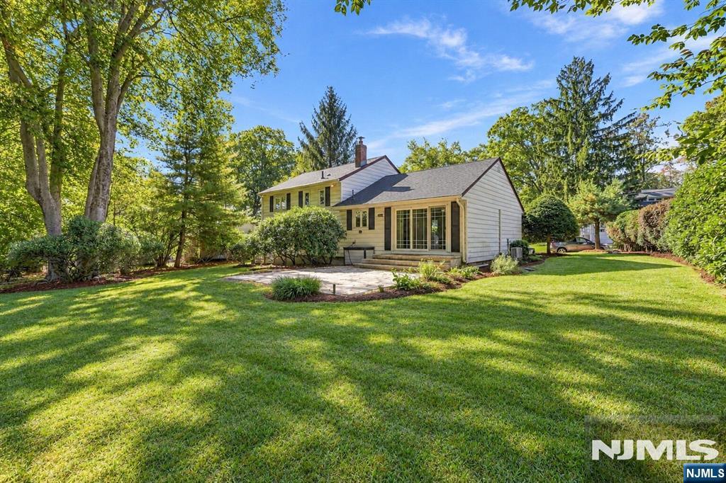 main property photo 13