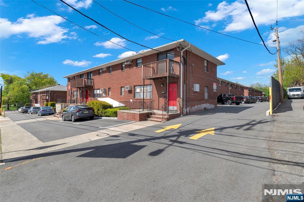 main property photo 13