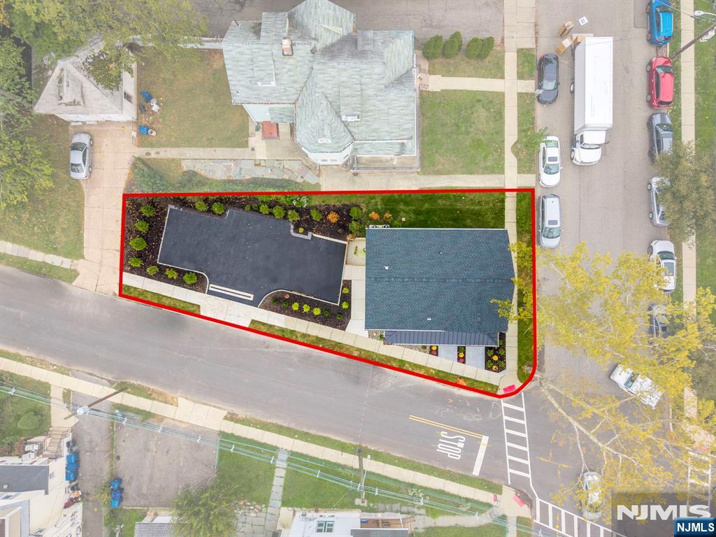 main property photo 34