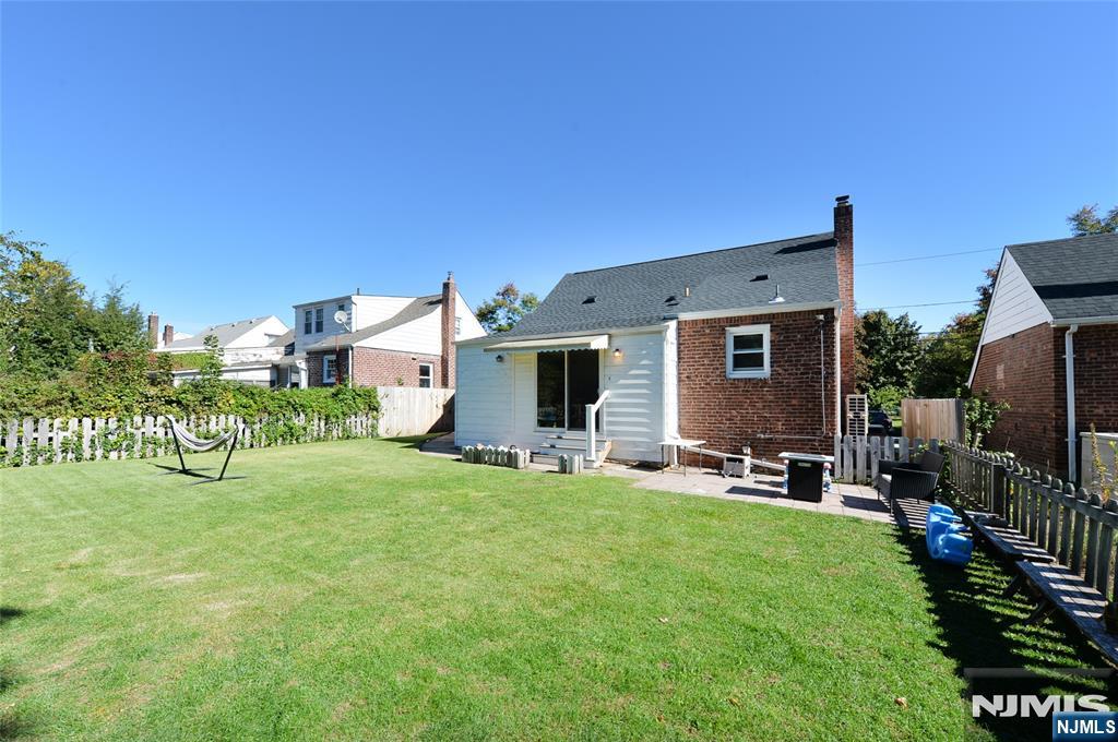 main property photo 17