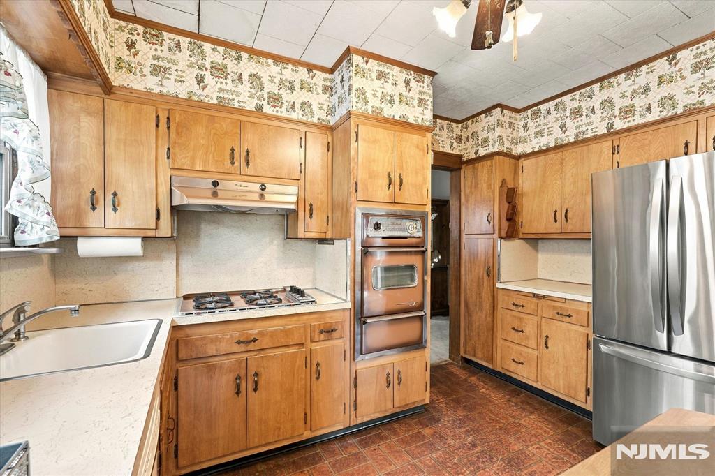 main property photo 5