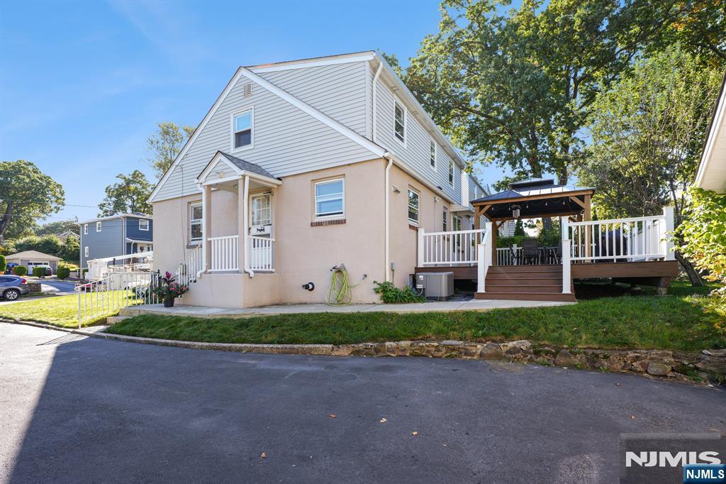main property photo 33