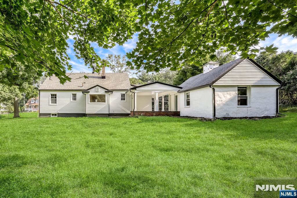 main property photo 17