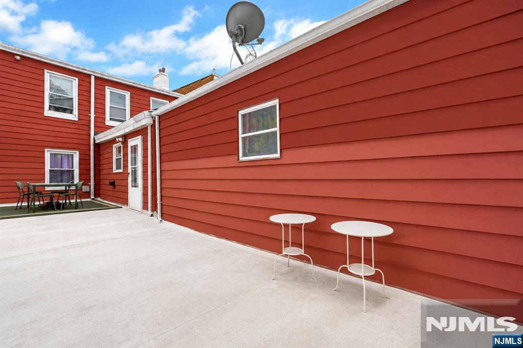 main property photo 15