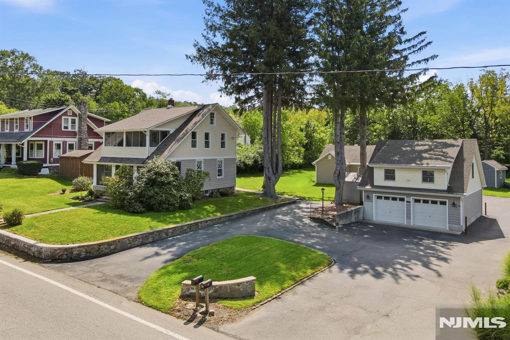 main property photo 40