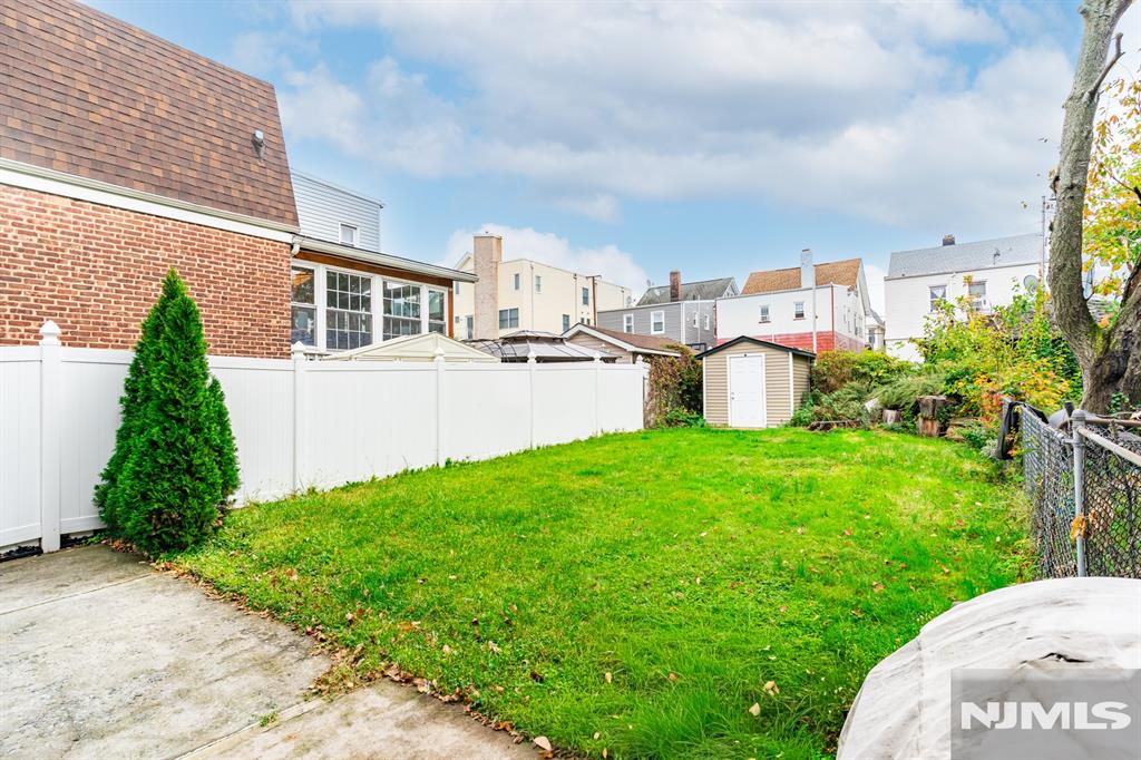 main property photo 22