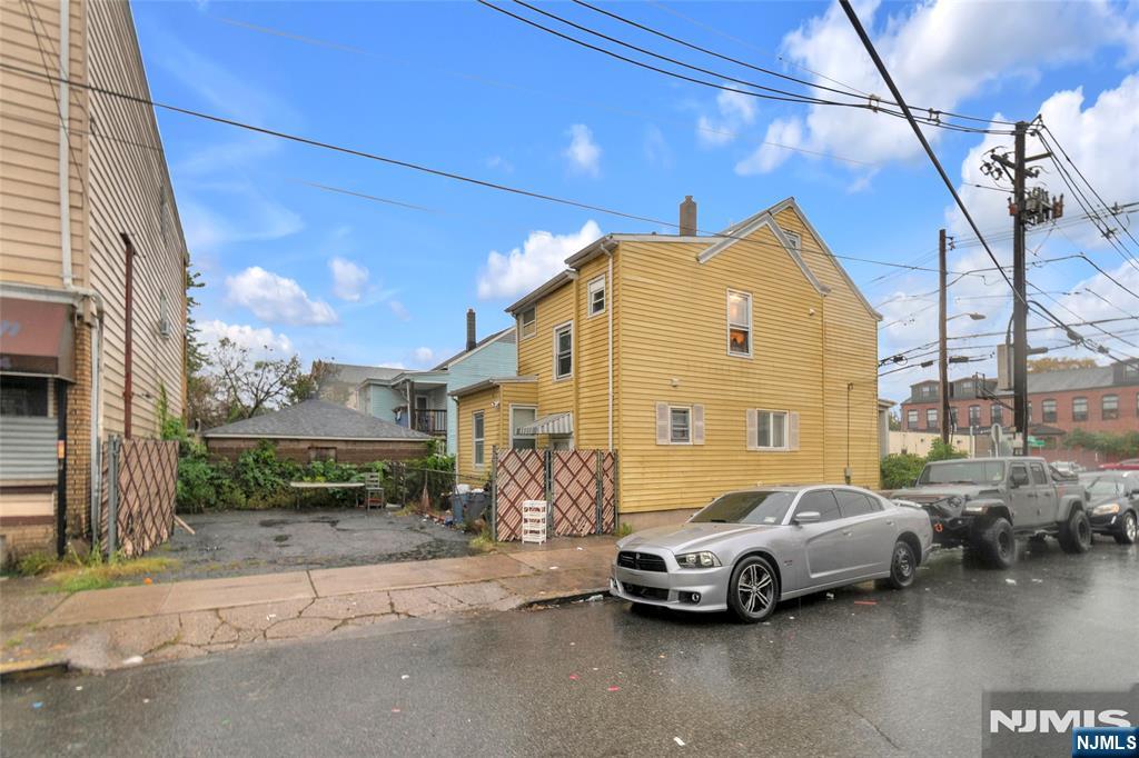 main property photo 26