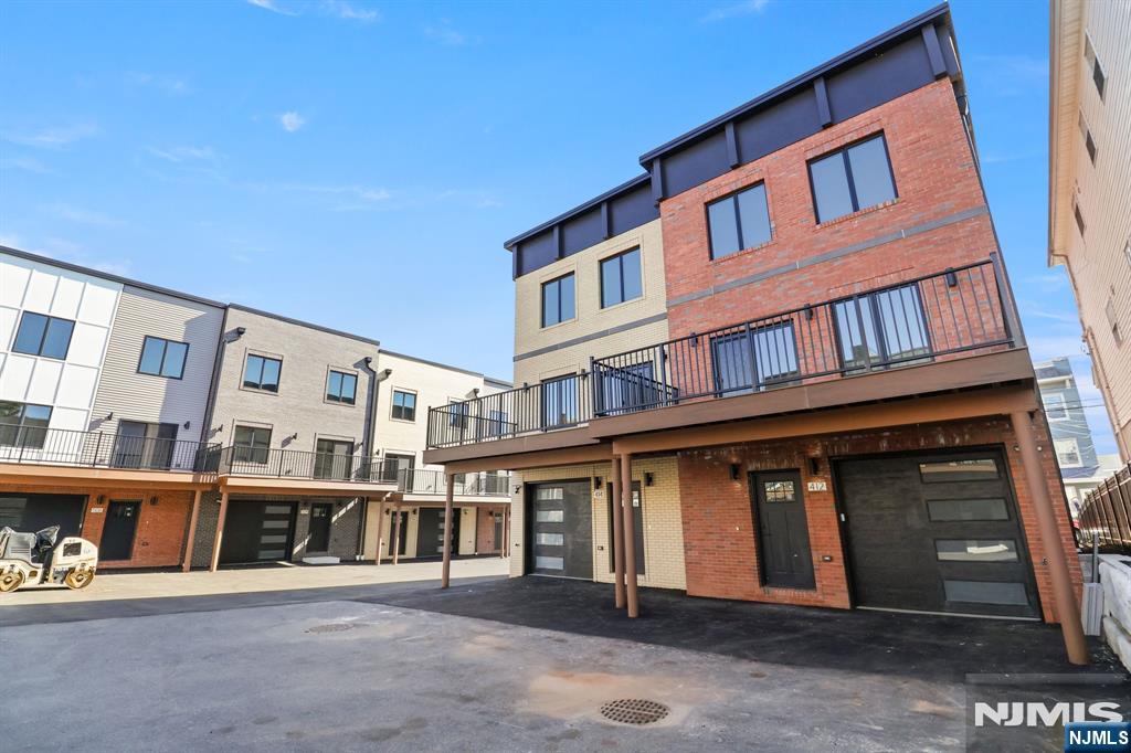 main property photo 39