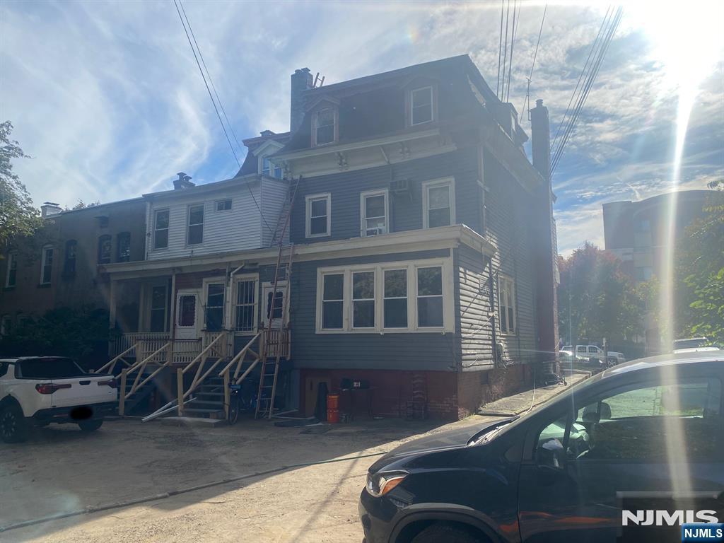 main property photo 30
