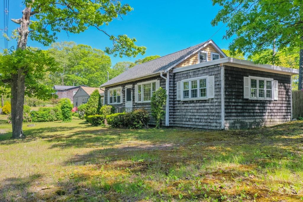 606 Bourne Rd, Plymouth, MA 02360