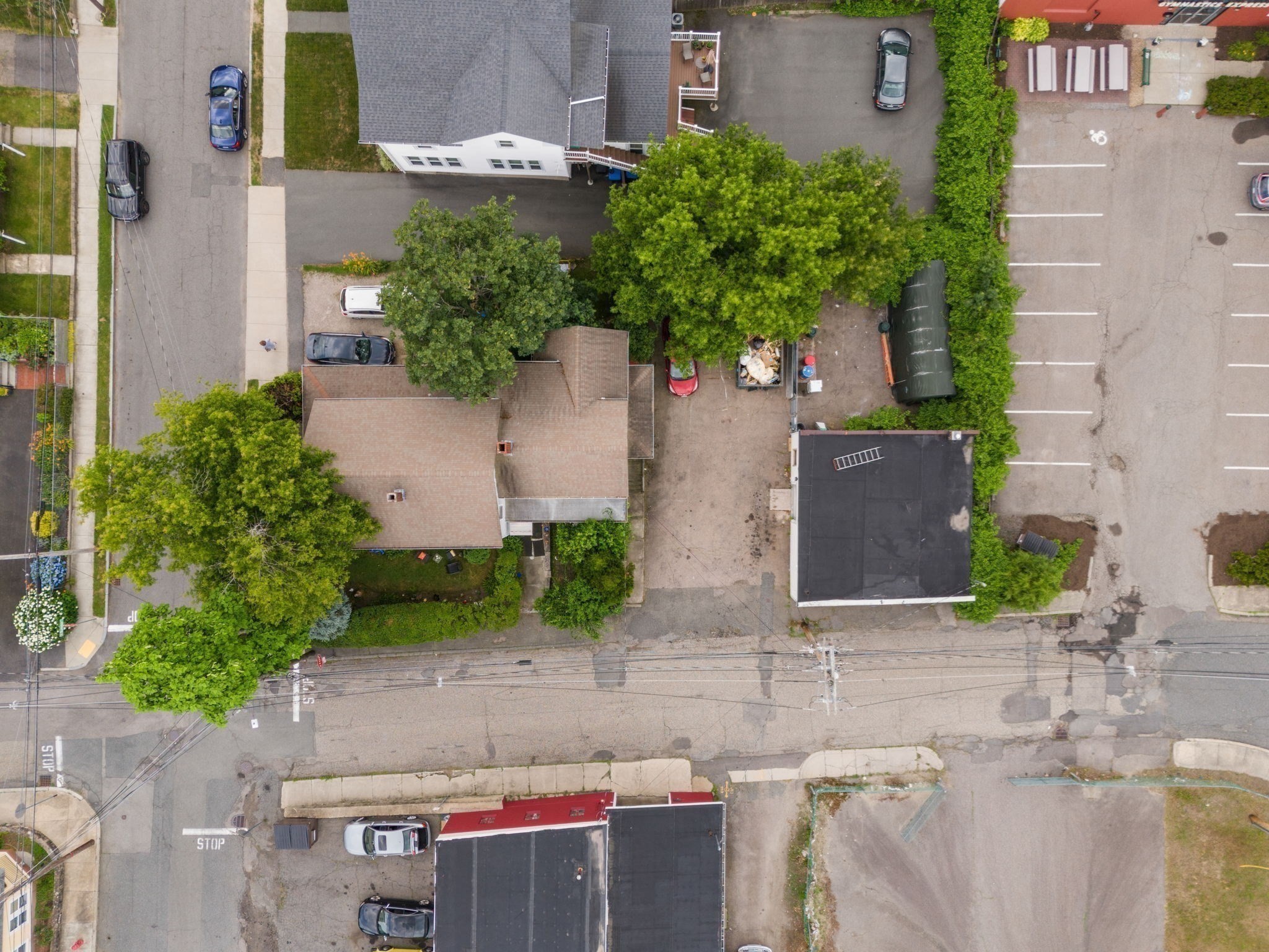 main property photo 28