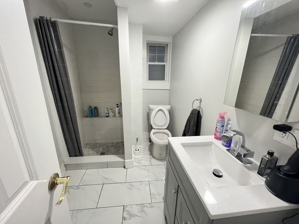 property viewer photo 3