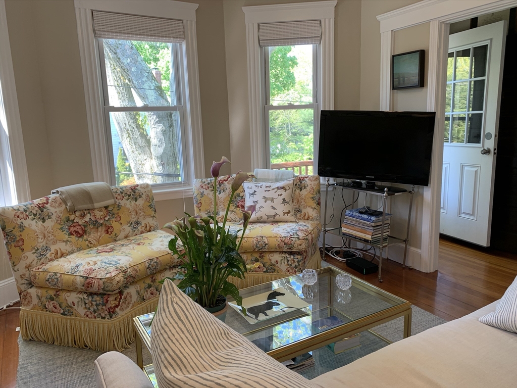 property viewer photo 3