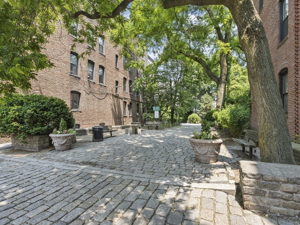 property viewer photo 11