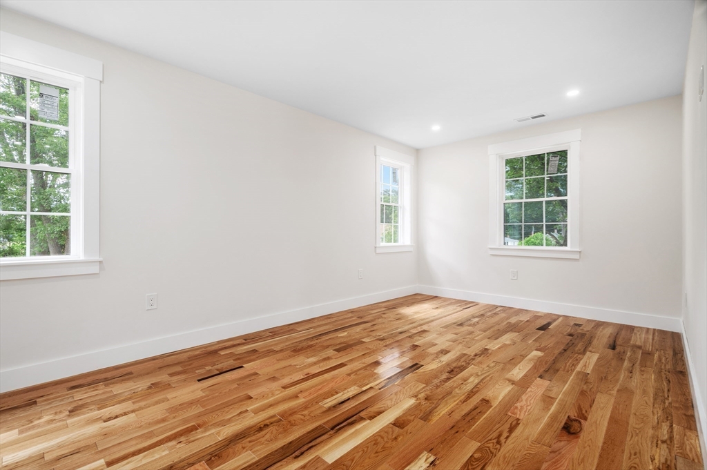 property viewer photo 34