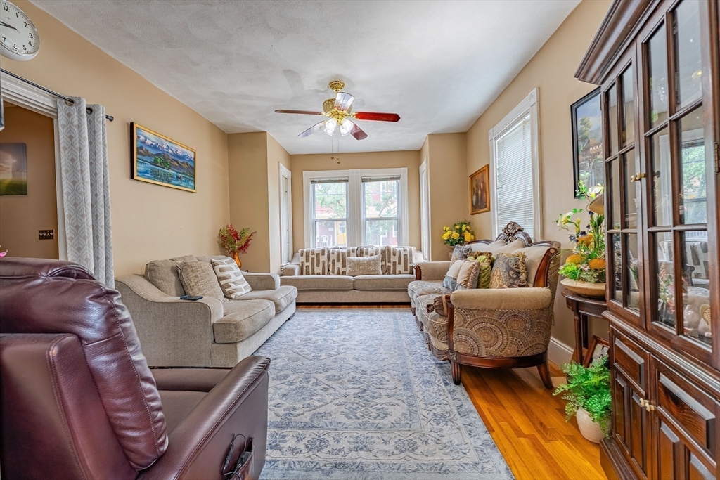 property viewer photo 5