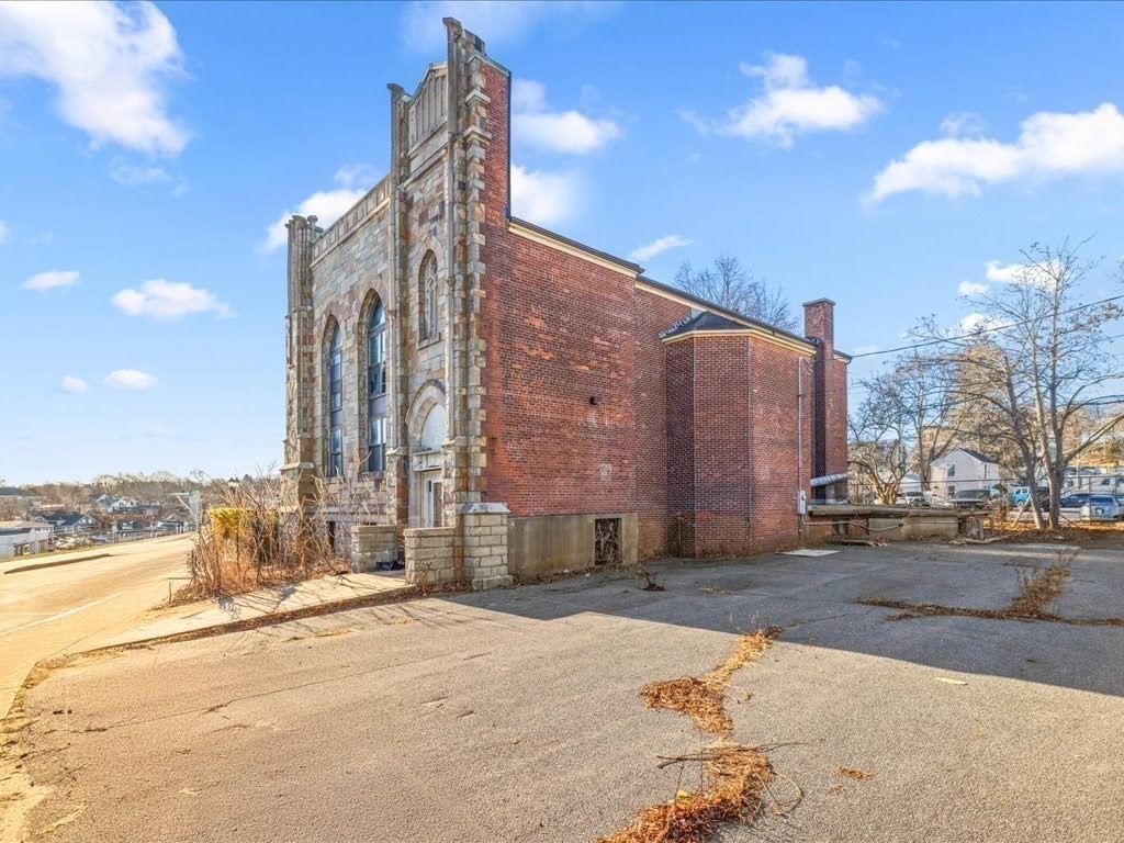 main property photo 11