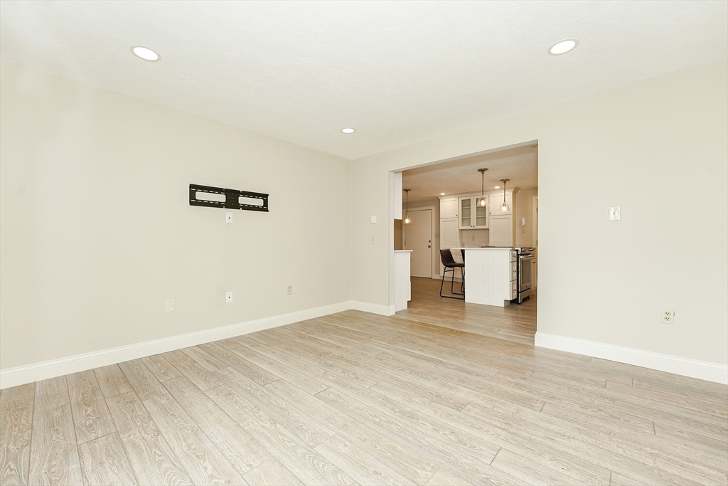 property viewer photo 5